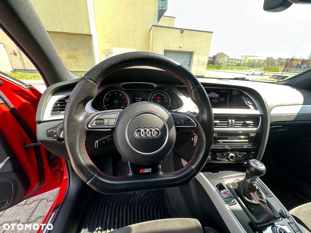 Audi A4 Limousine 1.8 TFSI S line Sportpaket - 33
