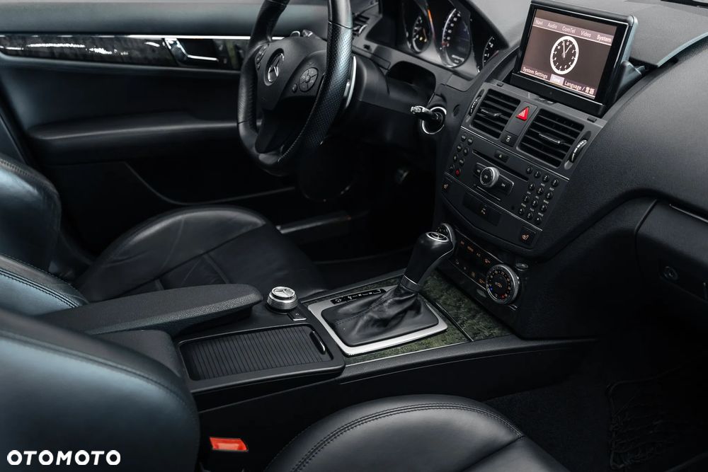 Mercedes-Benz Klasa C 63 AMG 7G-TRONIC - 26