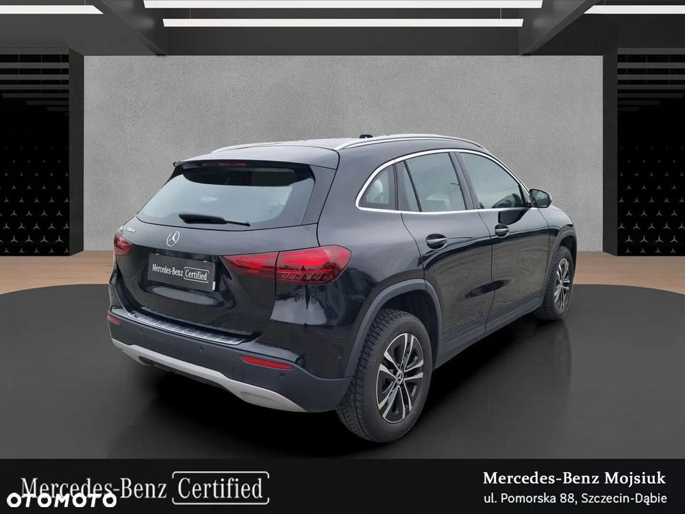 Mercedes-Benz GLA 200 d - 9