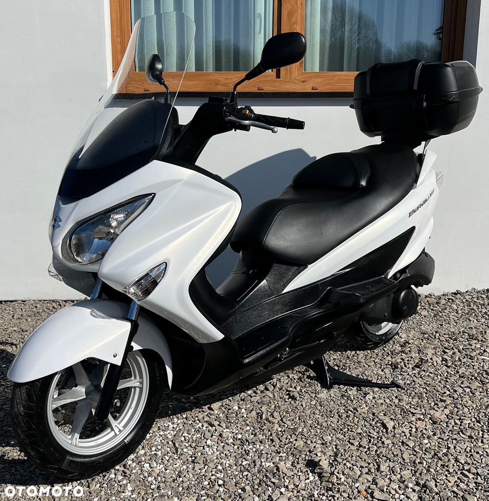 Suzuki Burgman - 4