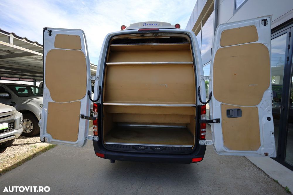 Mercedes-Benz Sprinter - 11