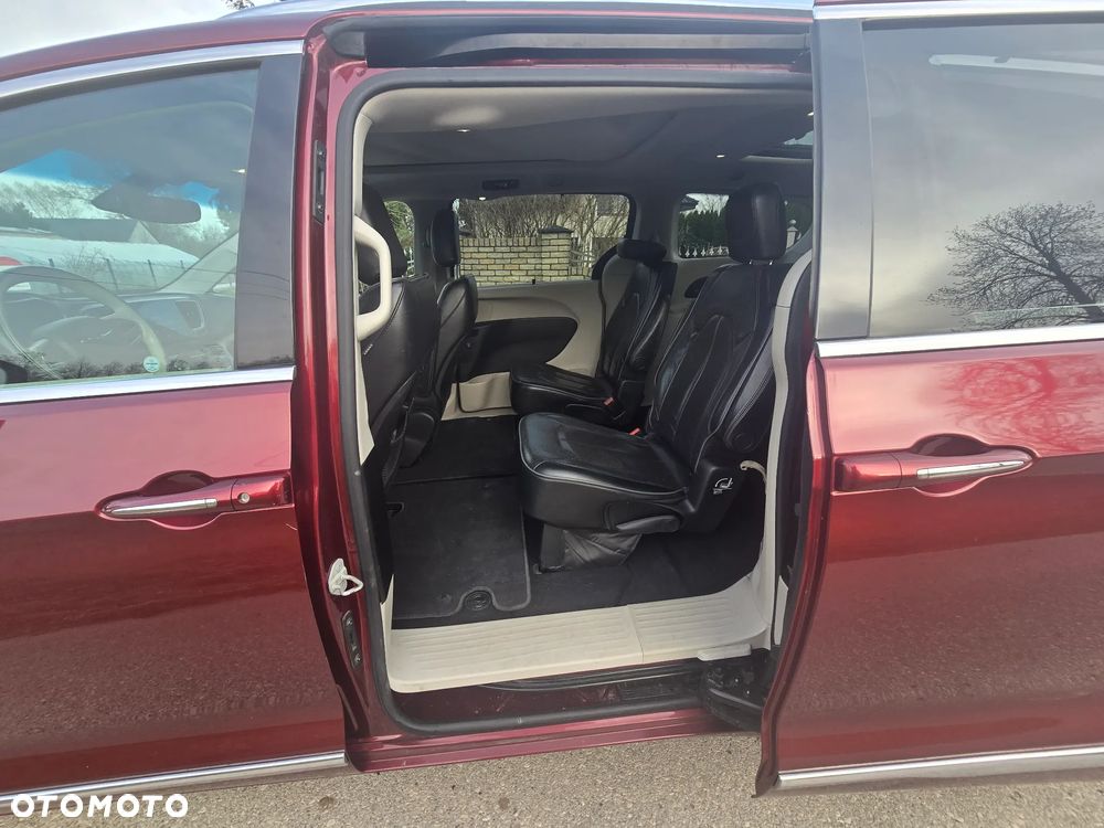 Chrysler Pacifica - 25