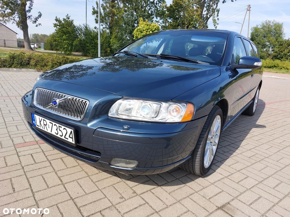 Volvo V70 2.5T AWD Summum - 2