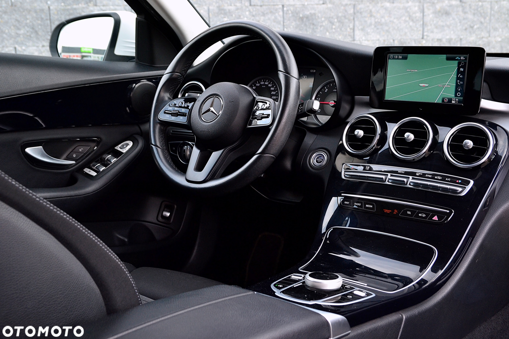 Mercedes-Benz Klasa C 220 d T 9G-TRONIC - 14