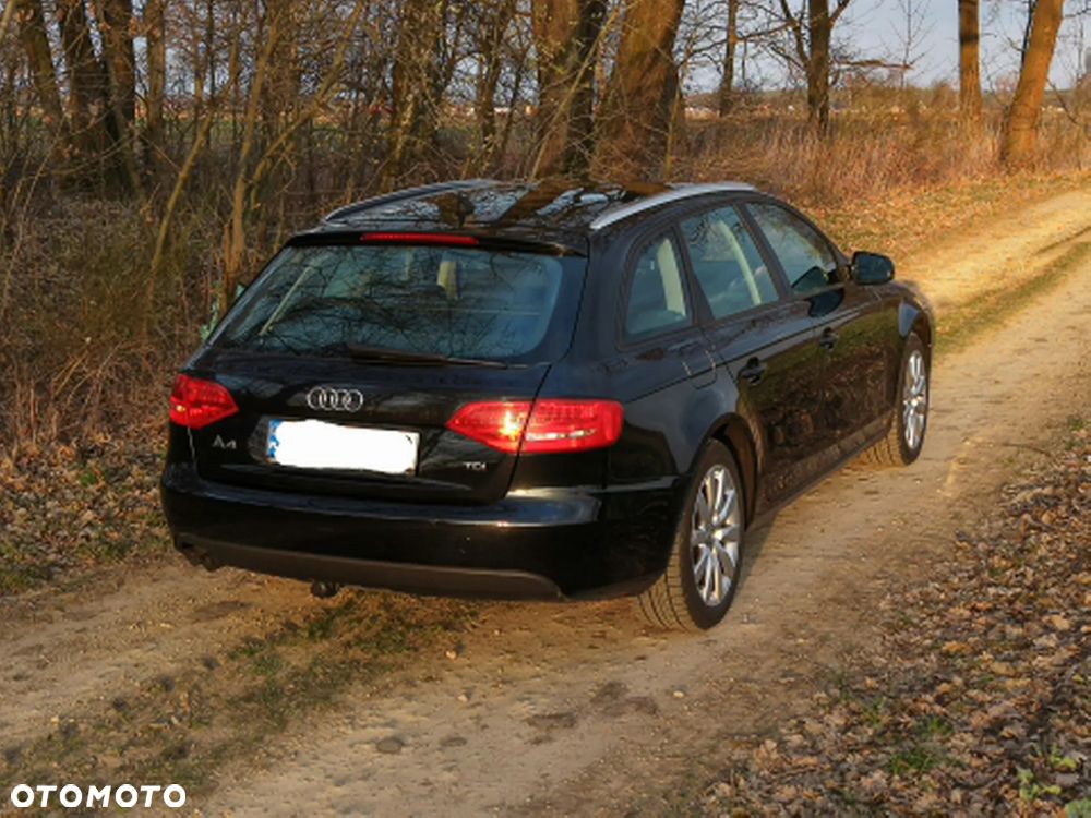 Audi A4 Avant 2.0 TDI - 9