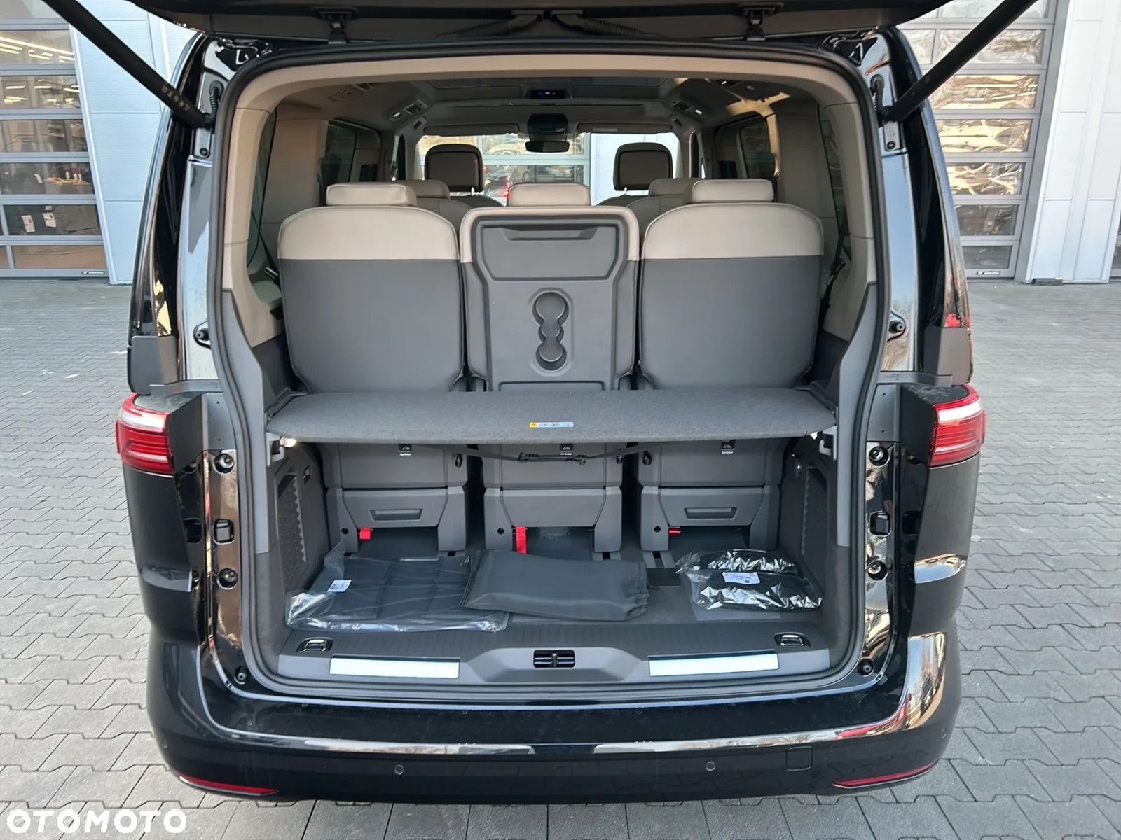 Volkswagen Multivan 2.0 TSI L1 Style DSG - 11