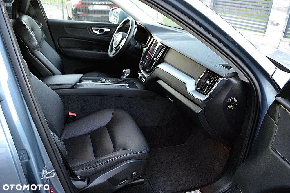 Volvo XC 60 D4 AWD Geartronic Momentum - 17