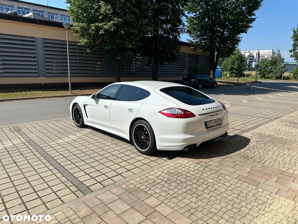 Porsche Panamera Turbo PDK - 6