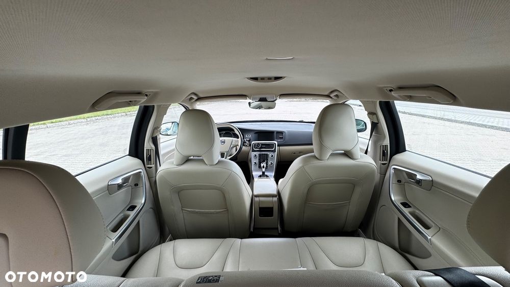 Volvo V60 Cross Country T5 AWD Summum - 10