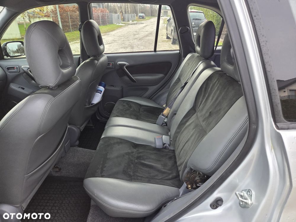 Toyota RAV4 2.0 VVT-i 4x4 - 7