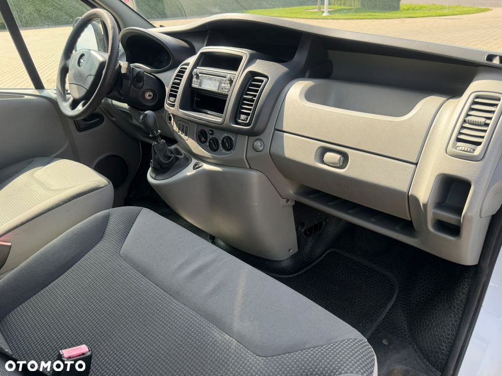 Opel Vivaro - 25