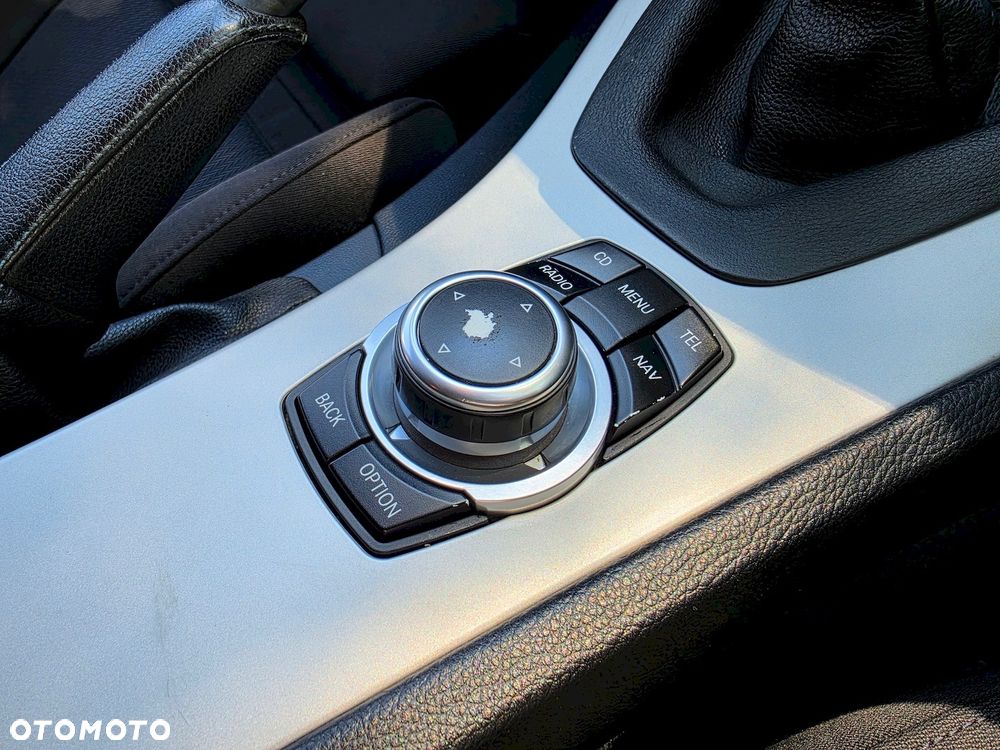 BMW Seria 3 318d - 23