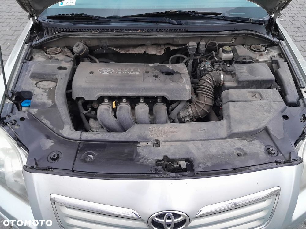 Toyota Avensis 1.8 VVT-i Luna - 12