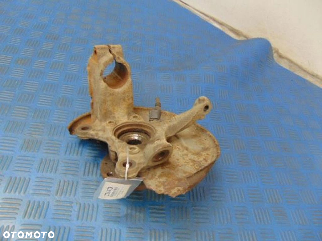 VOLKSWAGEN TOURAN 2.0D ZWROTNICA PRAWY PRZÓD - 2