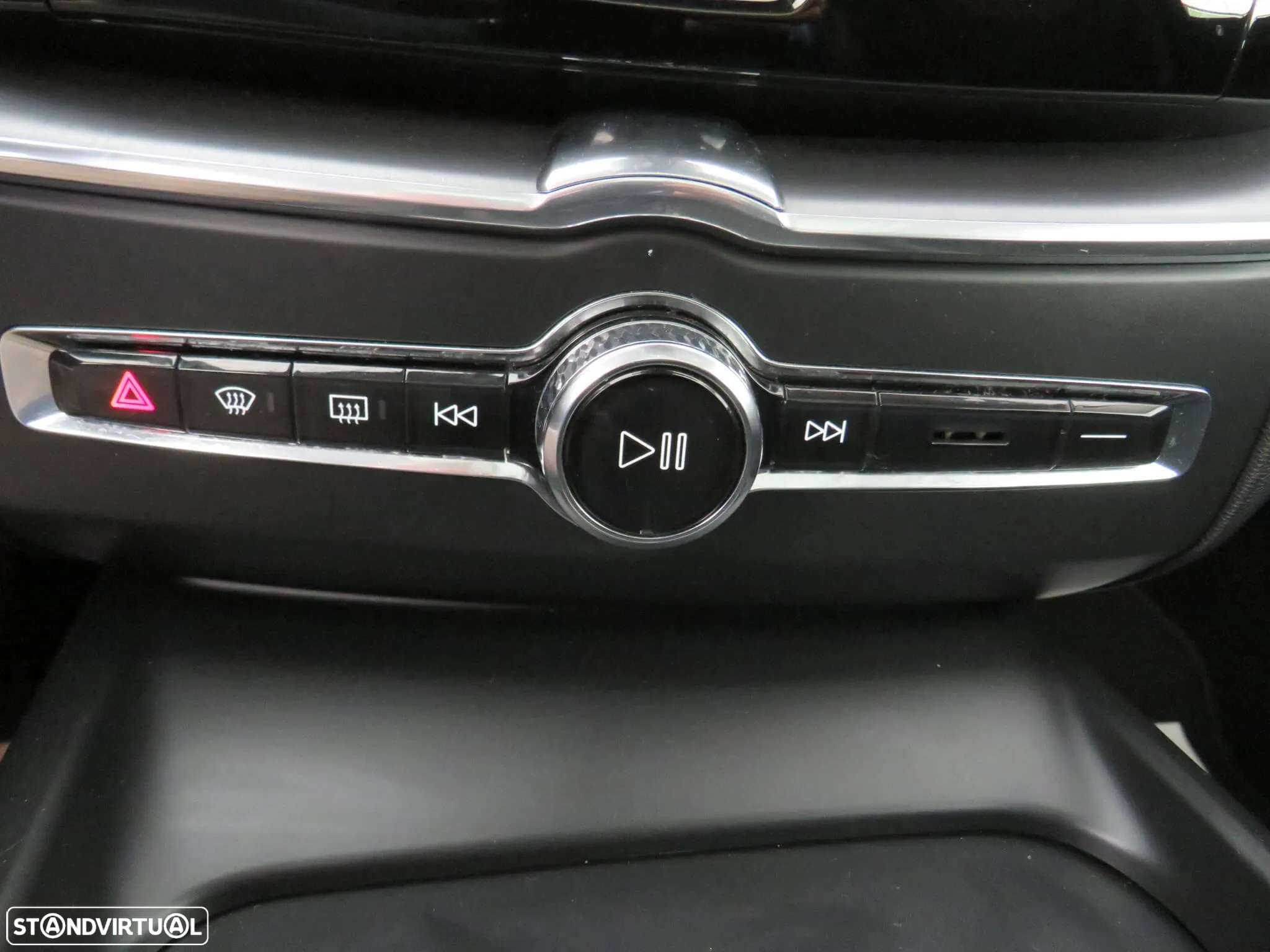Volvo XC 60 2.0 D4 Momentum Plus Geartronic - 34