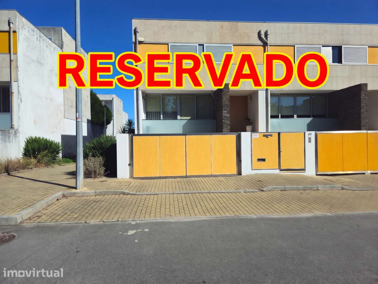 Moradia T3 Gaveto (249m²) c/ Terraço e Garagem em Vermoim