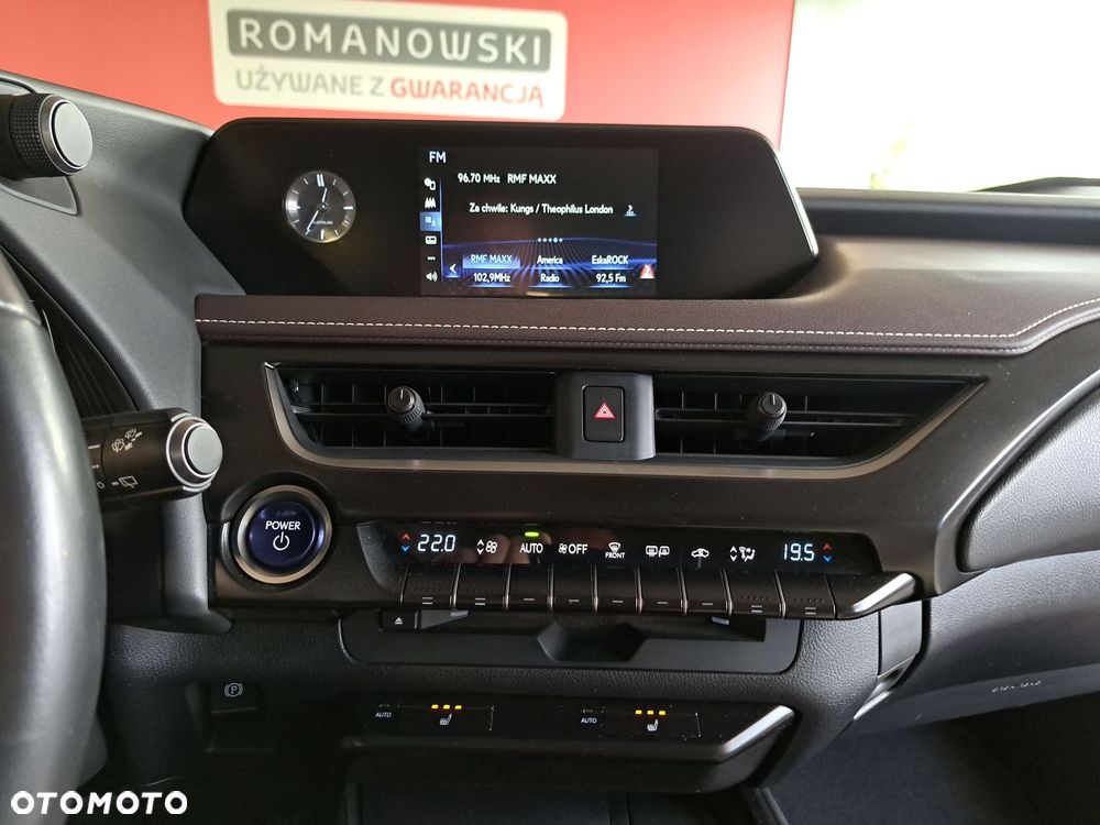 Lexus UX - 21