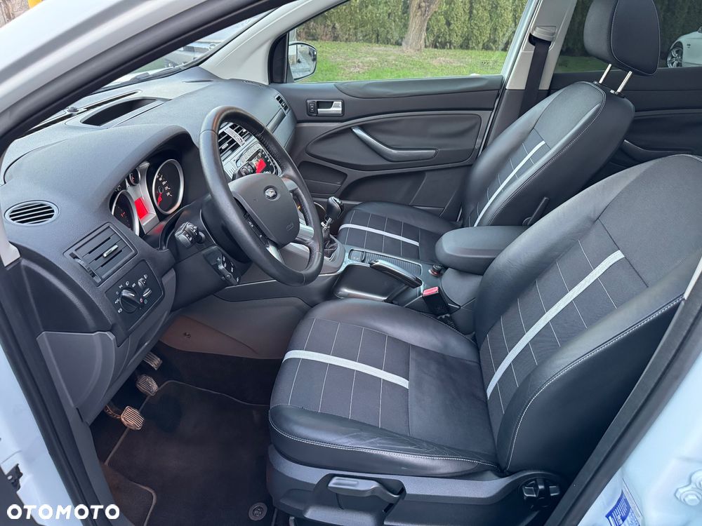 Ford Kuga 2.0 TDCi 4x4 Titanium - 8