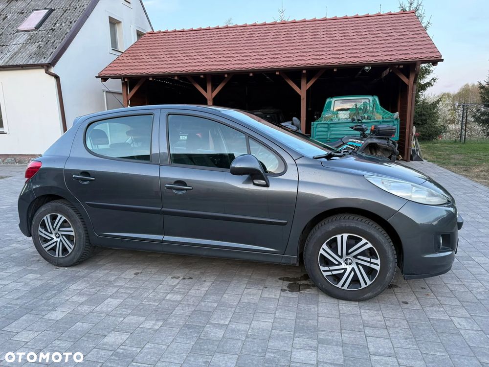 Peugeot 207 - 13