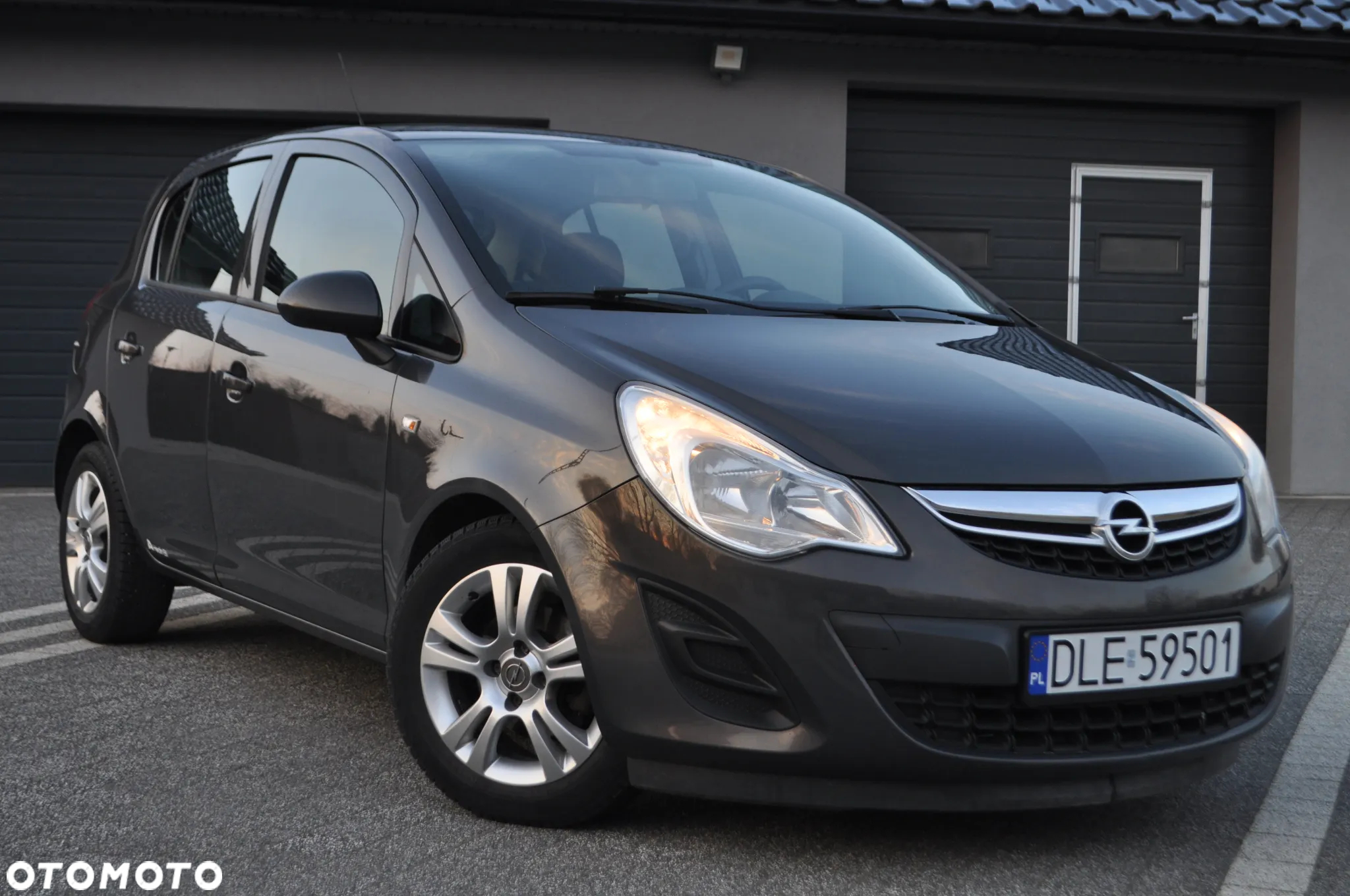 Opel Corsa 1.2 16V Edition / Active - 13