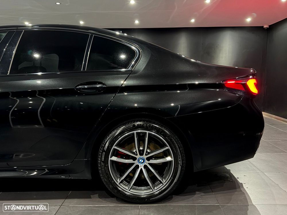 BMW 530 e Pack Desportivo M - 5