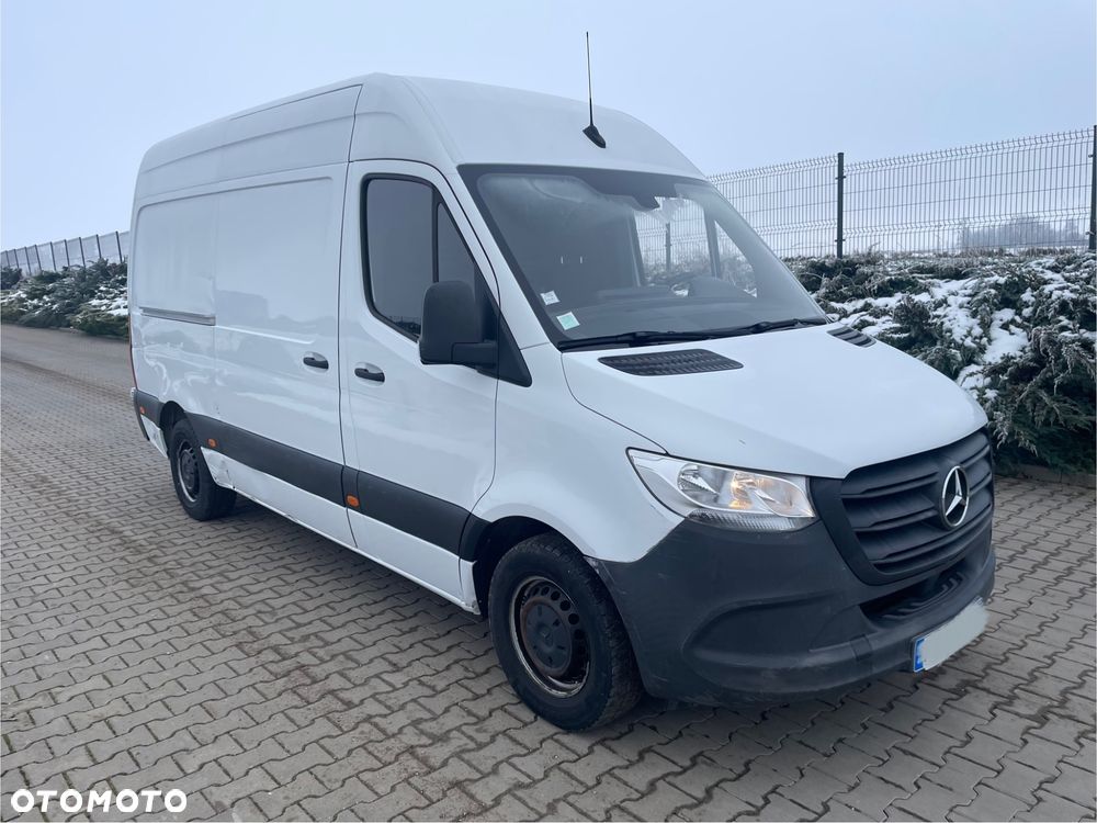 Mercedes-Benz Sprinter - 1
