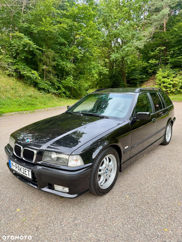 BMW Seria 3 323i - 1