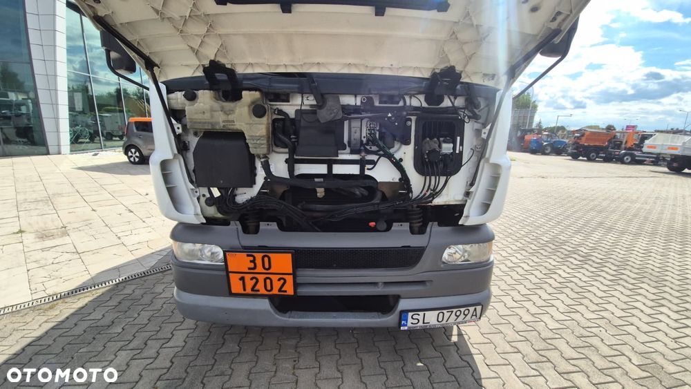 DAF LF 55 / AUTOCYSTERNA / BECZKA NA PALIWO / CYSTERNA / NIE RDZEWNA  / ADR / TDT / WYMIENIONY SILNIK / W PEŁNI SPRAWNY / SERWISOWANY / OD DOŁU I OD GÓRY WLEW / BEZWYPADKOWY / 2 KOMORY 8300 m3 - 39