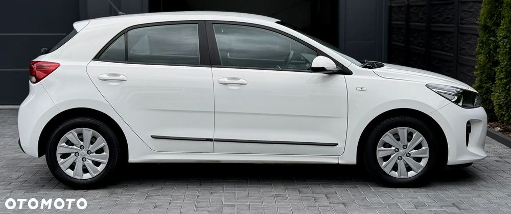 Kia Rio 1.4 L - 4