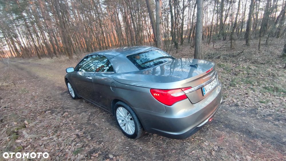 Chrysler 200 - 25