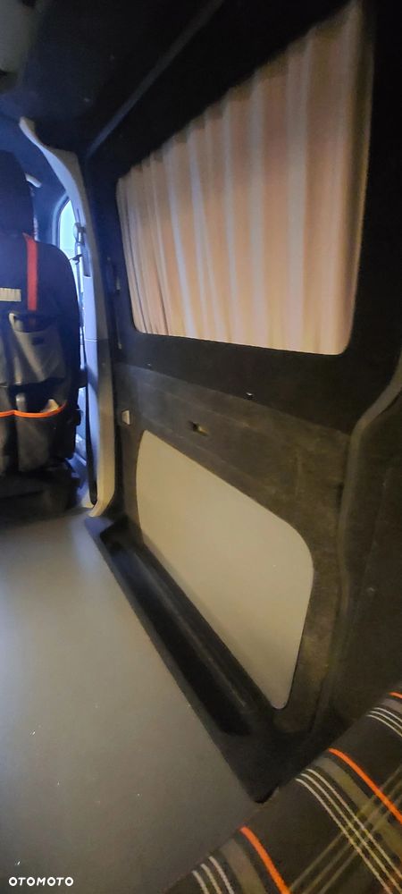 Volkswagen Transporter Caravelle Edition - 24
