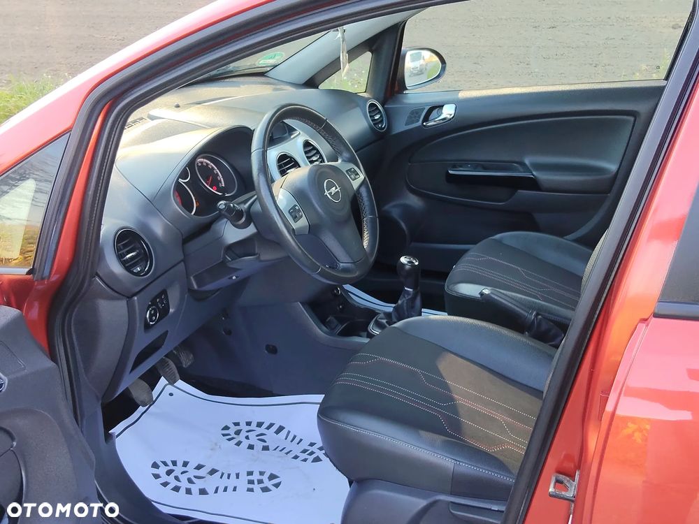 Opel Corsa 1.4 16V 150 Jahre - 12