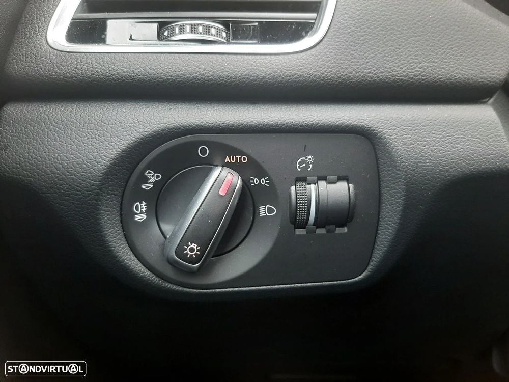 Audi Q3 2.0 TDI quattro Design S tronic - 22