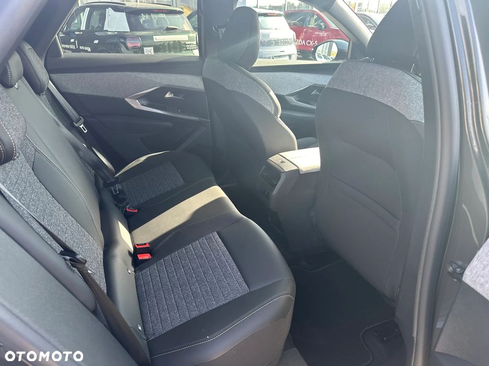 Peugeot 3008 1.2 PureTech mHEV Allure e-DCS6 - 17