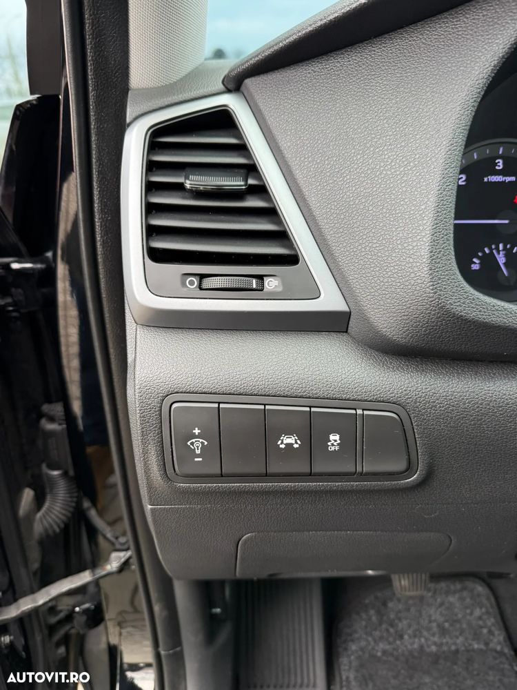 Hyundai Tucson blue 1.7 CRDi 2WD Style - 28