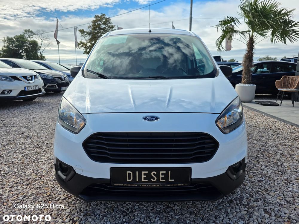 Ford Transit Courier - 20