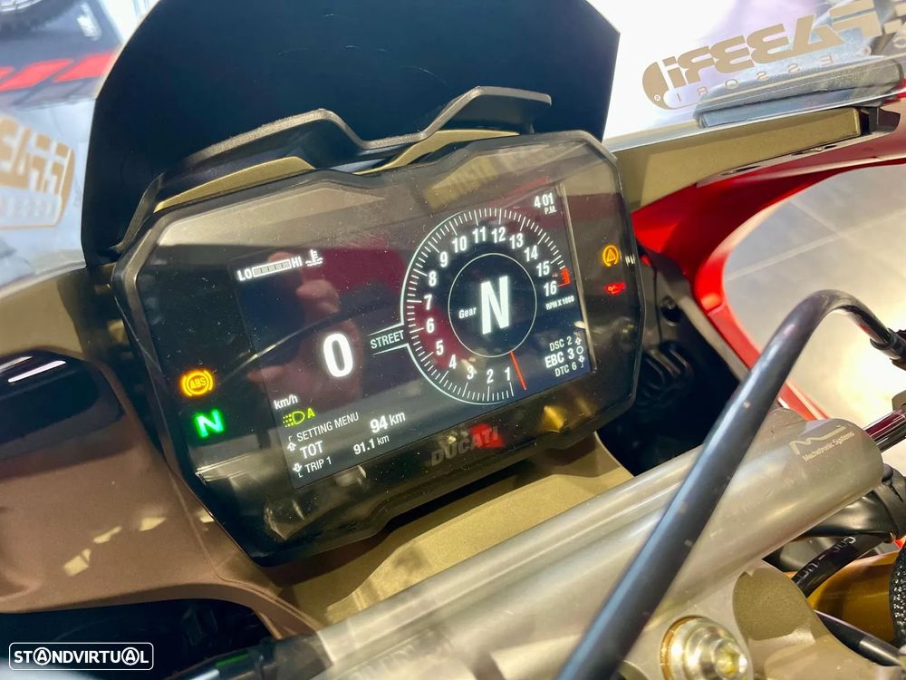 Ducati Panigale V4 BAUTISTA 2022 World Champion Replica - 19