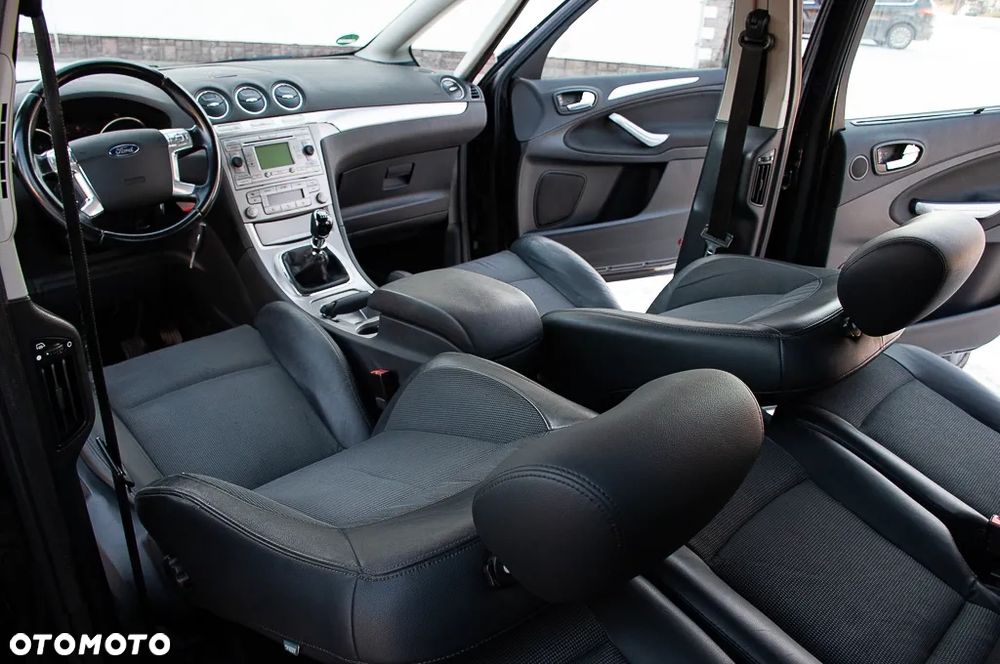 Ford S-Max - 10