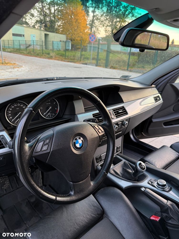 BMW Seria 5 525d - 8