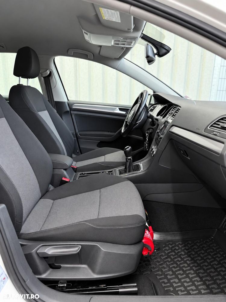Volkswagen Golf 1.6 TDI BlueMotion Technology Lounge - 18