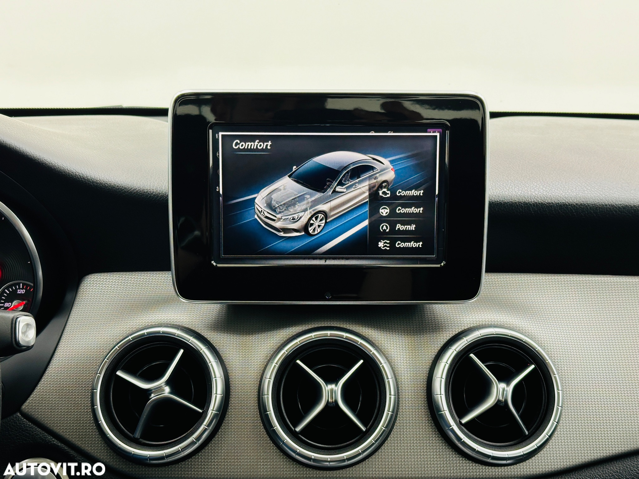Mercedes-Benz CLA - 31