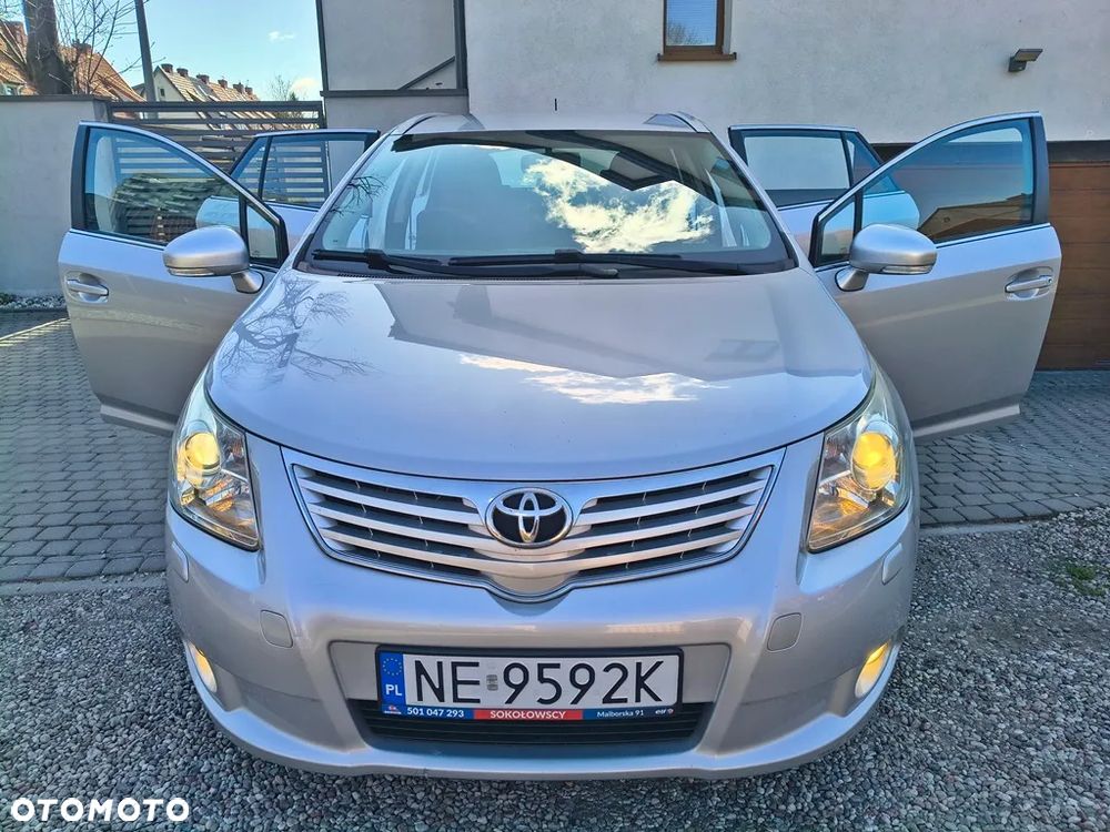 Toyota Avensis Touring Sports 1.8 Executive - 9