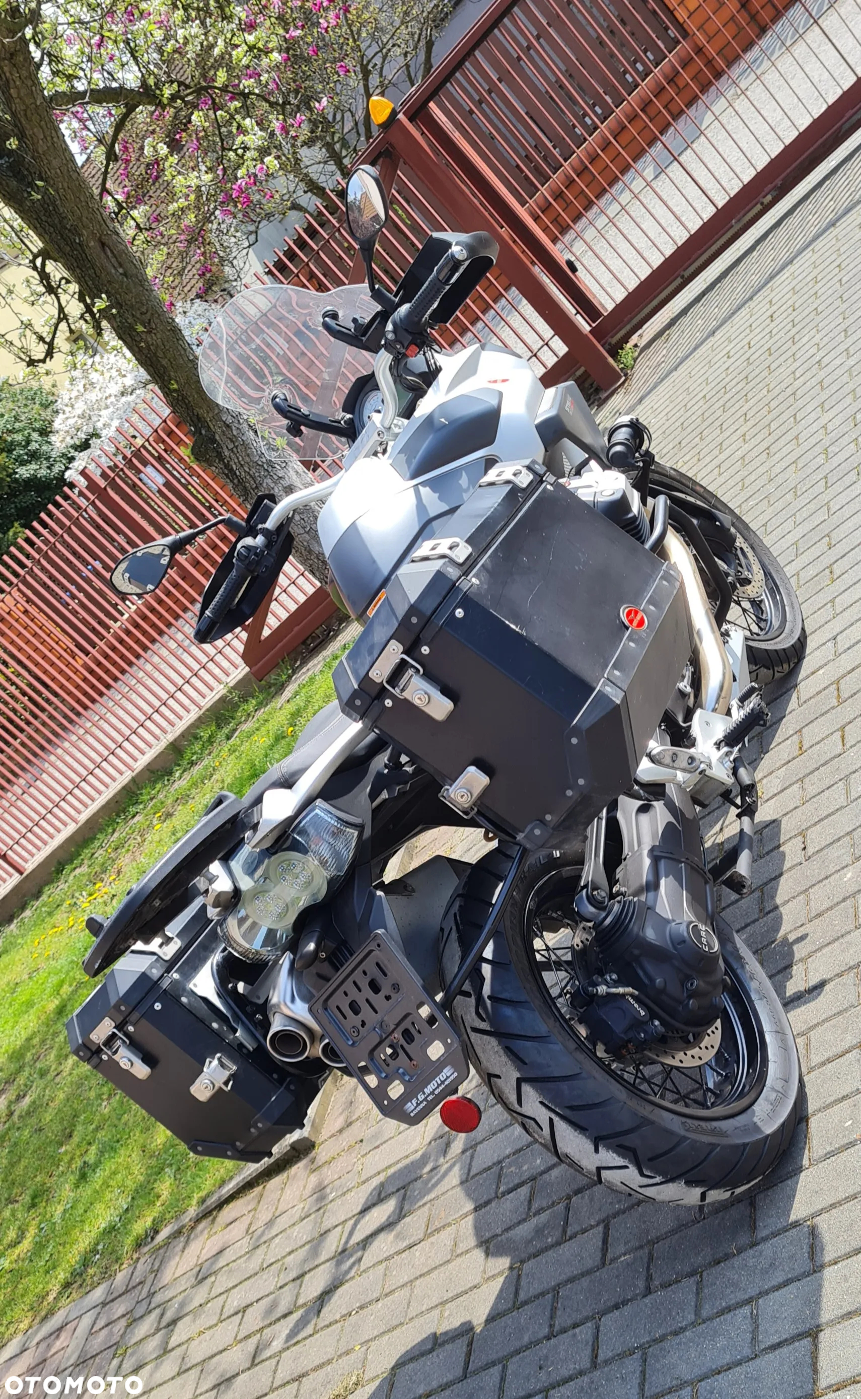 Moto Guzzi Stelvio - 3
