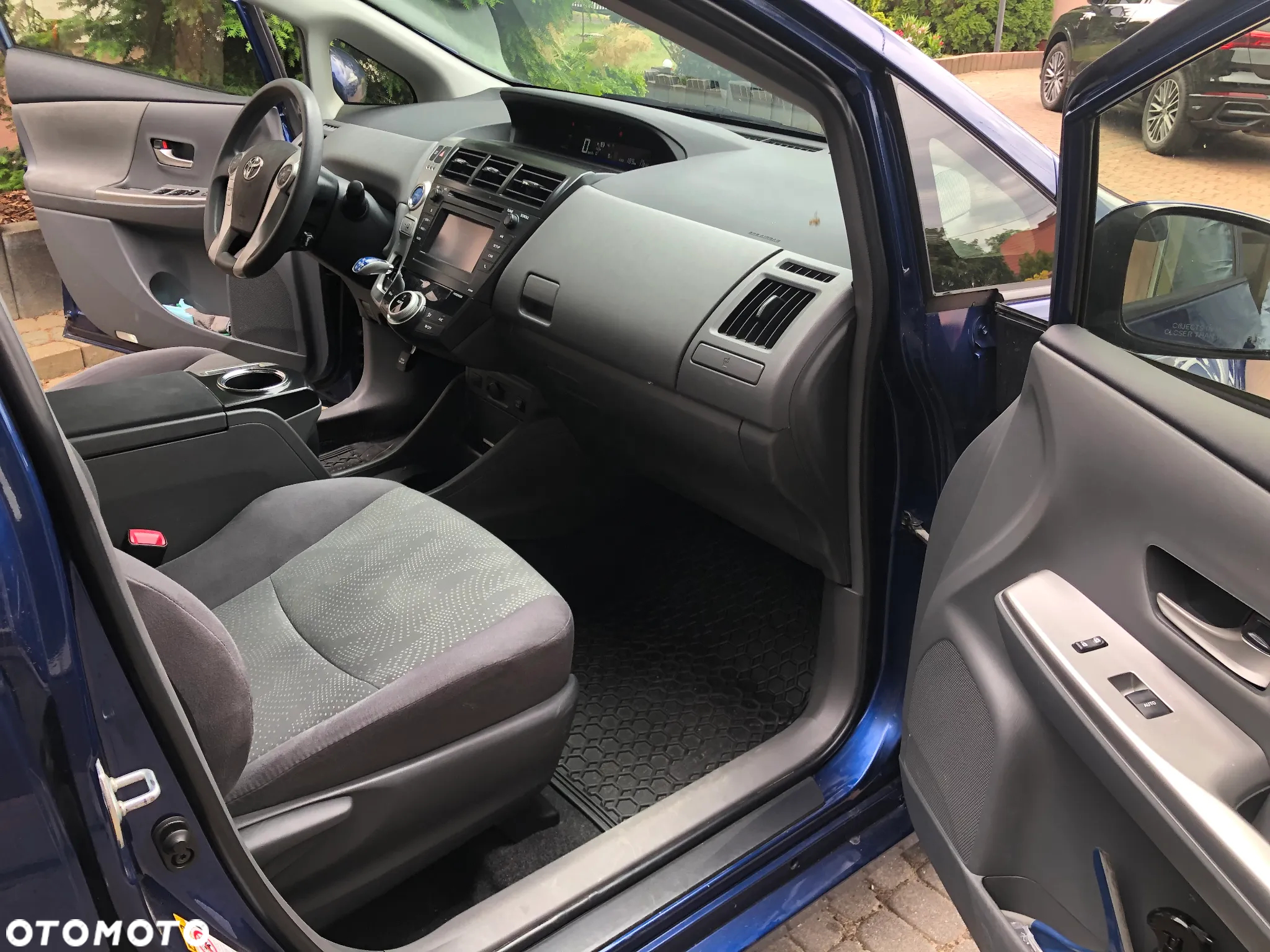 Toyota Prius+ (Hybrid) Comfort - 24