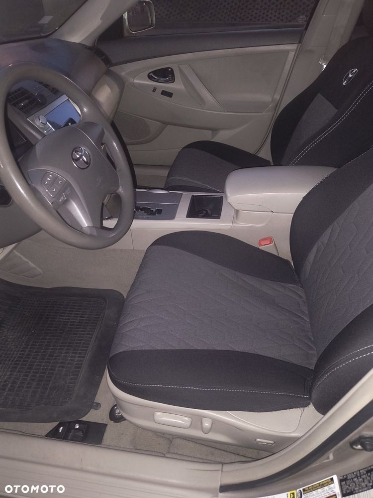 Toyota Camry - 7