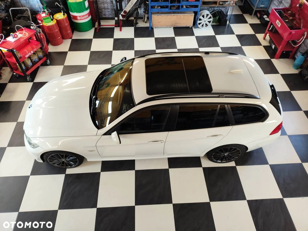 BMW Seria 3 318i - 23