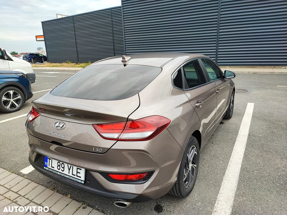 Hyundai i30 1.5 T-GDI 160CP MHEV 5DR M/T Highway - 7