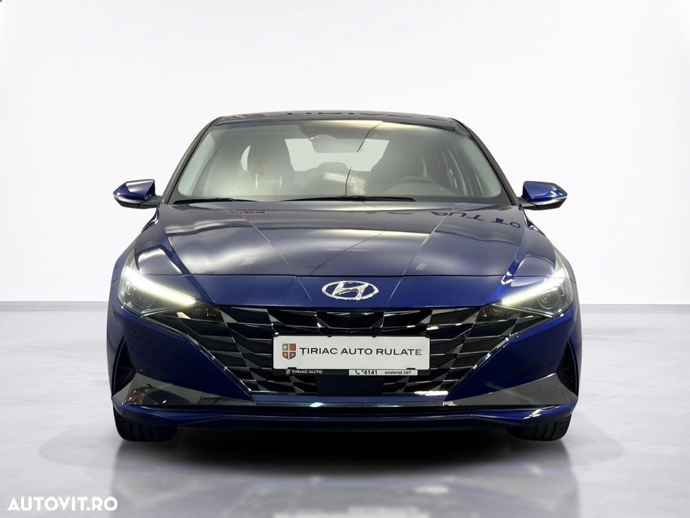 Hyundai Elantra - 9