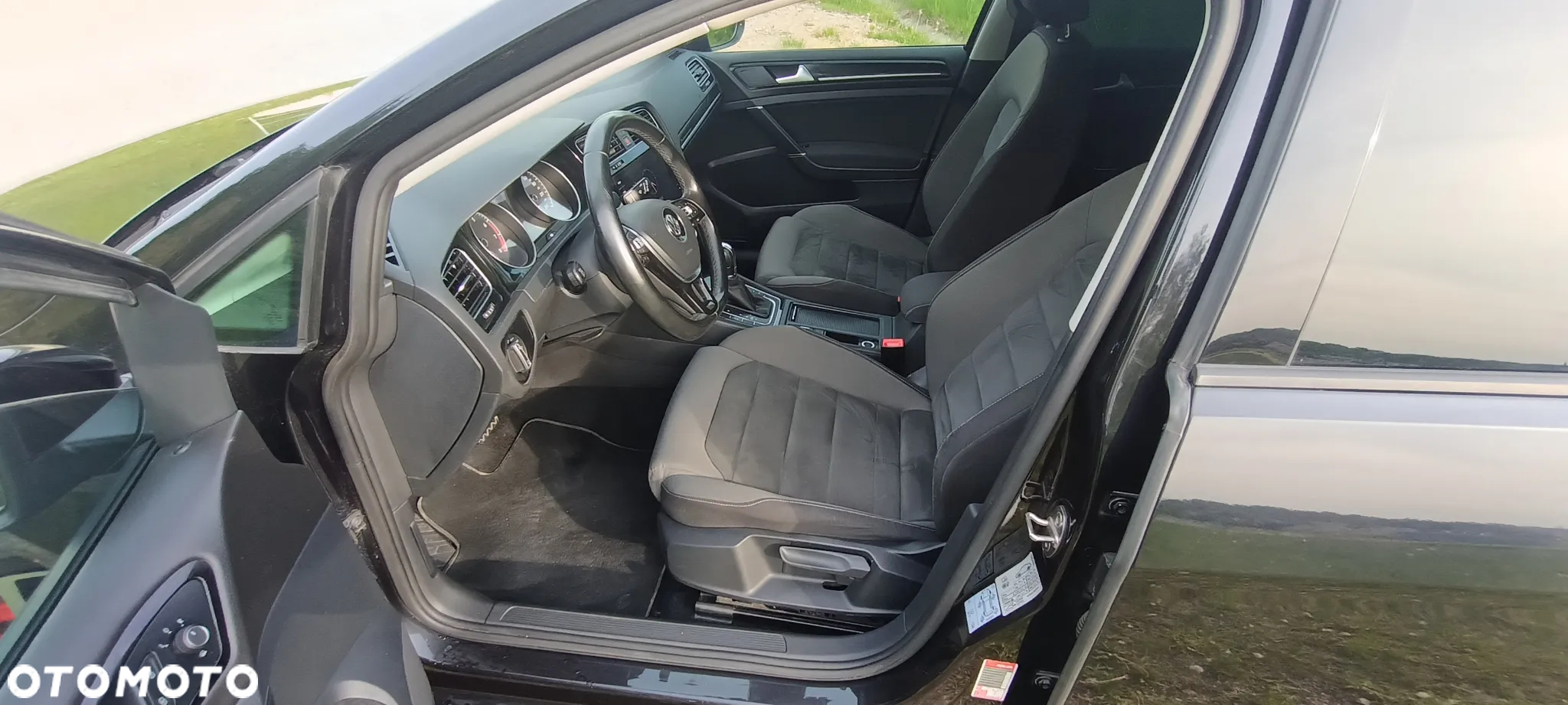 Volkswagen Golf 1.5 eTSI OPF DSG R-Line - 26