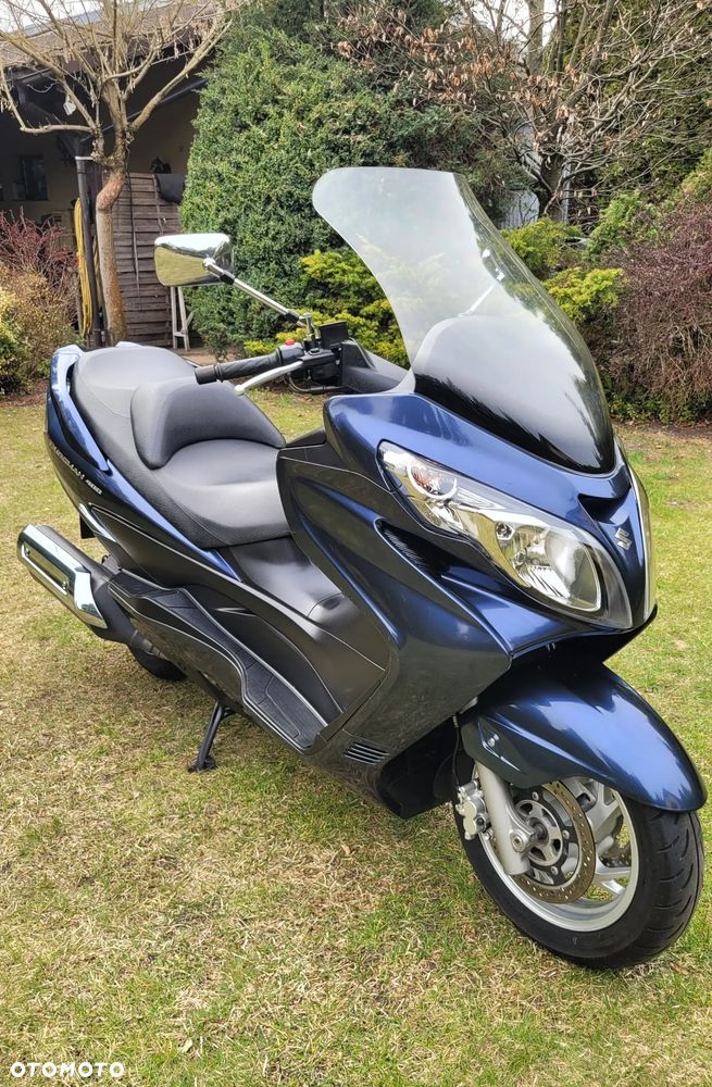 Suzuki Burgman - 33